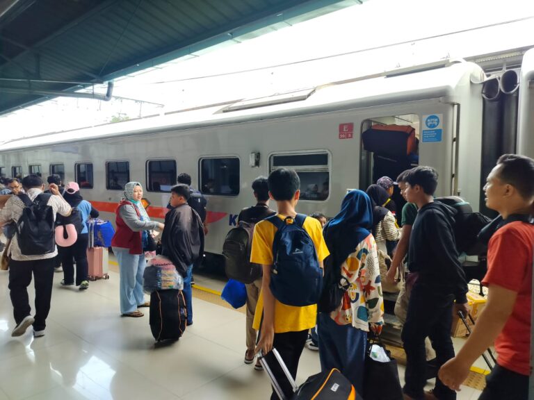 KAI-puncak-mudik-1-2