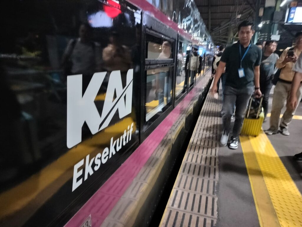 KAI-Hadirkan-KA-Tambahan-1-6