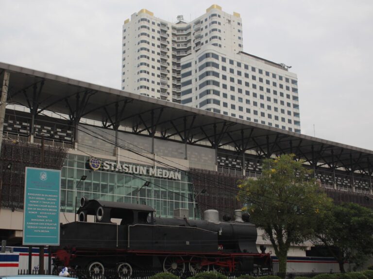KAI-Stasiun-Medan-2-1
